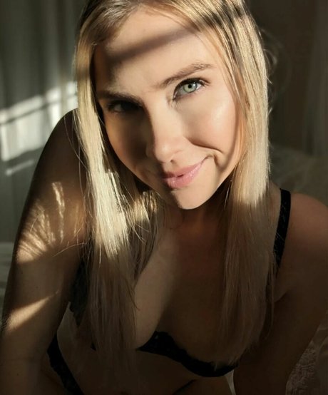 Mallory Moore star du porno gratuite collection