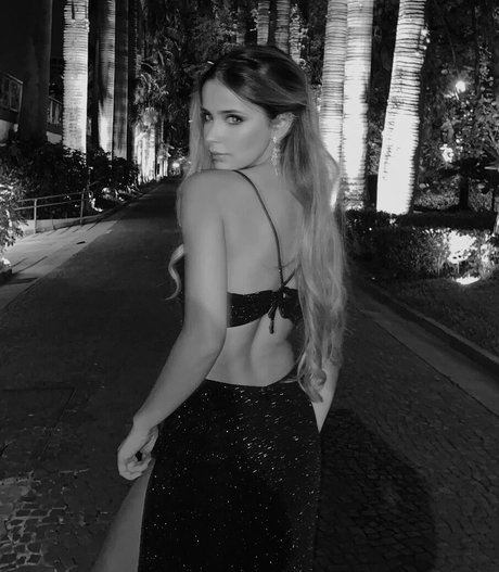 Daniella Chechia étoile adulte galerie