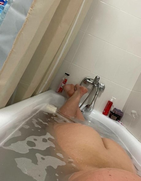 rousse tatouée onlyfans sympa parfait image