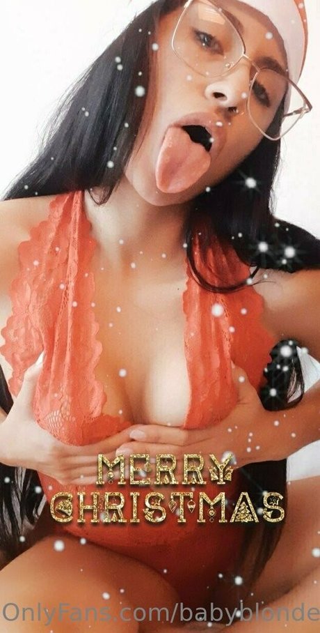 babyblonde7 star du porno nue des photos