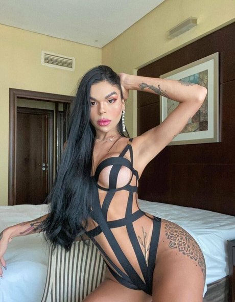 biancapetrovickyoficial nus de stars du porno photo