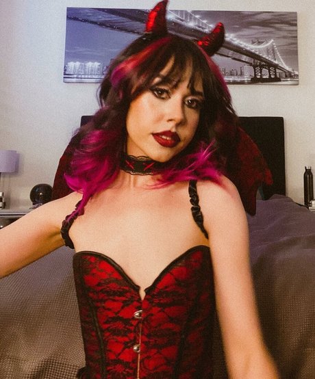 Mikaila Delgado haut étoile archive