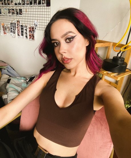 Mikaila Delgado nus star du porno photo