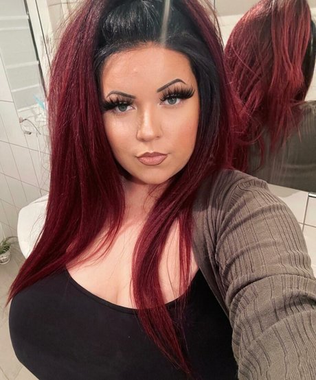 Eva Angel modèle érotique galeries