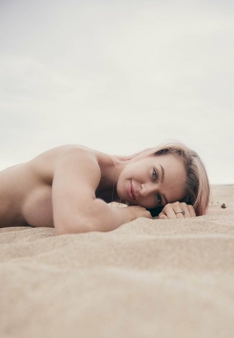 freyaannerayy étoile chaude photo