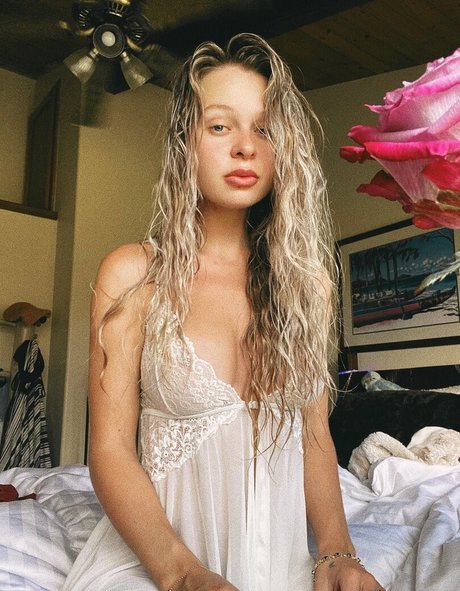 freyaannerayy beau modèle des photos