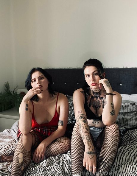 tatouages ​​blonds onlyfans meilleur sexe image