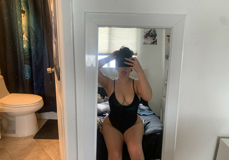 Kami sama modèles nus collection