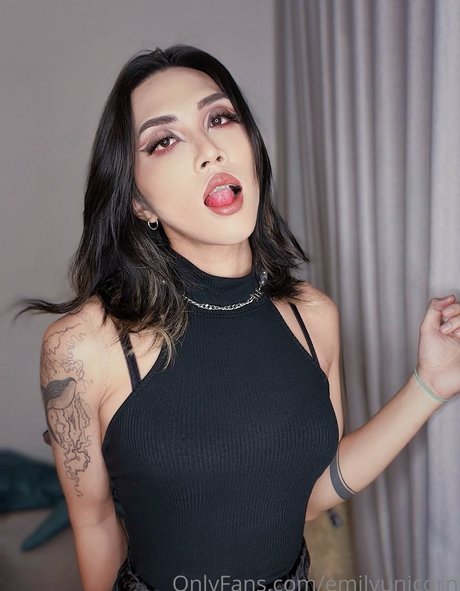 Emily Yunicorn belle star du porno galeries