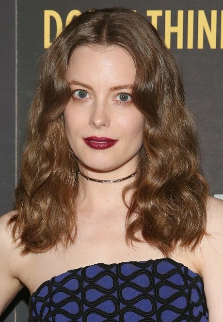 Gillian Jacobs modèle nu collection