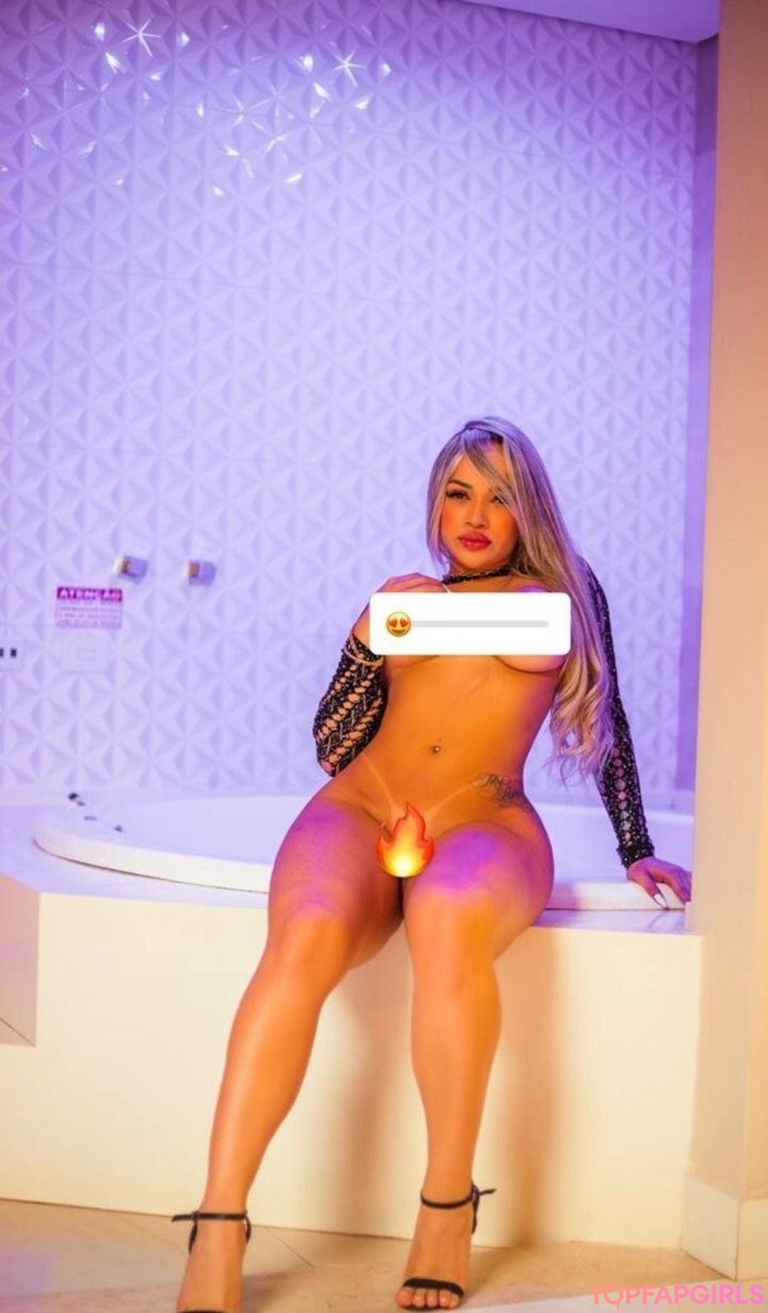 th4ssara modèle érotique photo