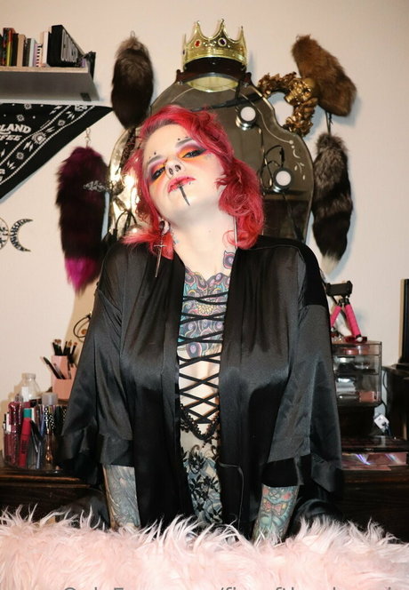 tatouages blonds onlyfans haute définition chaud photos