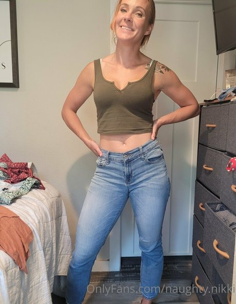 LovelyNikki08 star érotique collection