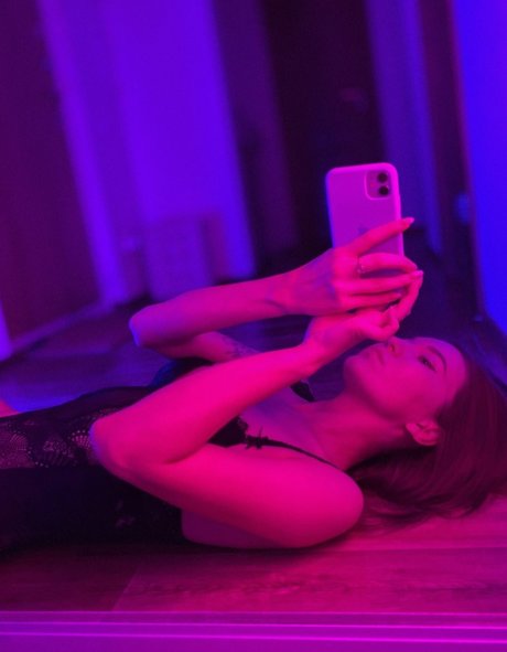 grande rousse onlyfans nu érotique galerie