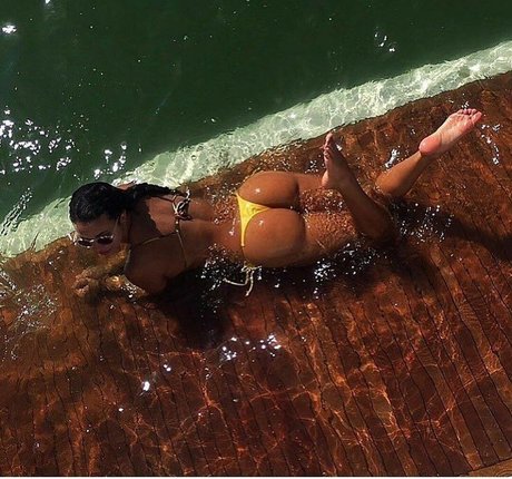 diana levy modèle de haute qualité photos