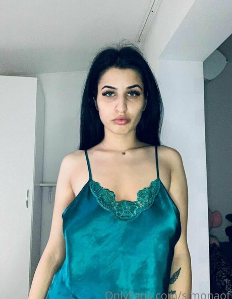 simonaof modèle porno des photos