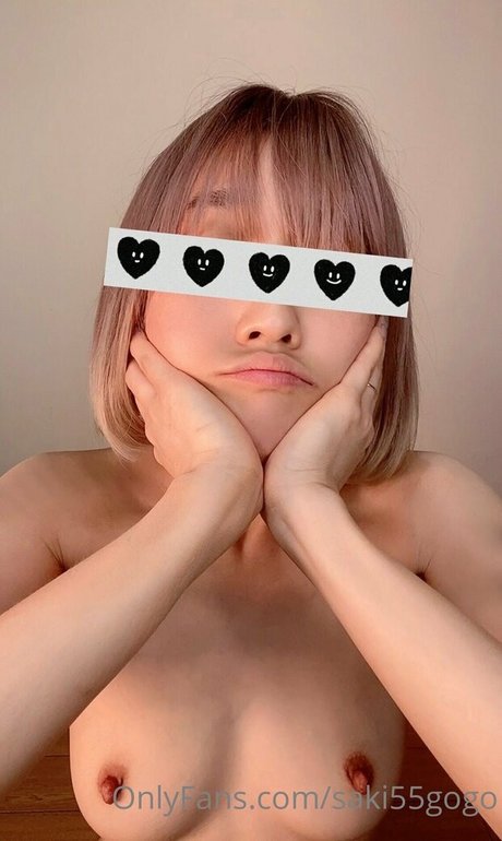 saki55gogo modèle porno des photos