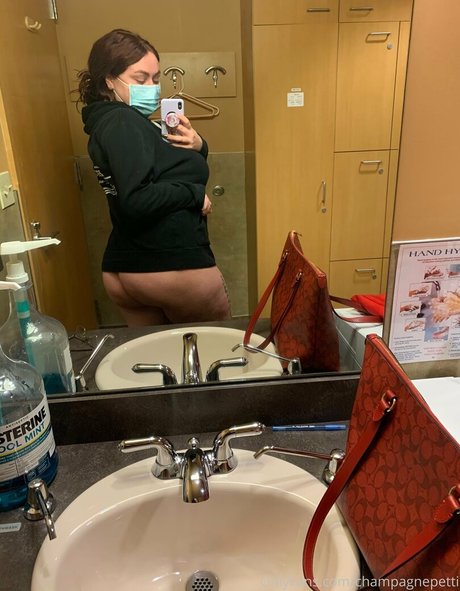 champagnepetti étoile adulte photos