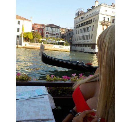 Atlanna actrice pornographique collection