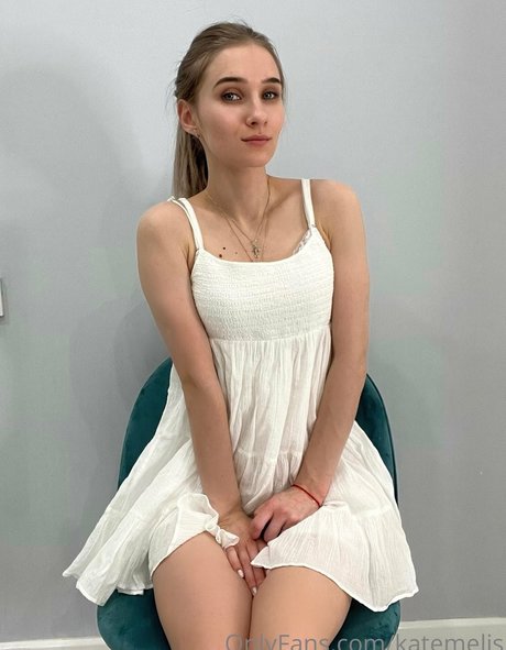 Katemelis modèle adulte photos