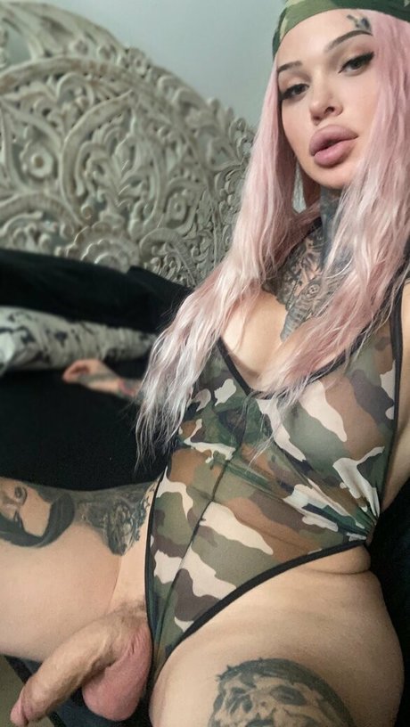 Emy Lee star exclusive img