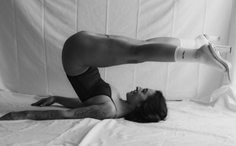 Poetiquegirl modèle chaud collection