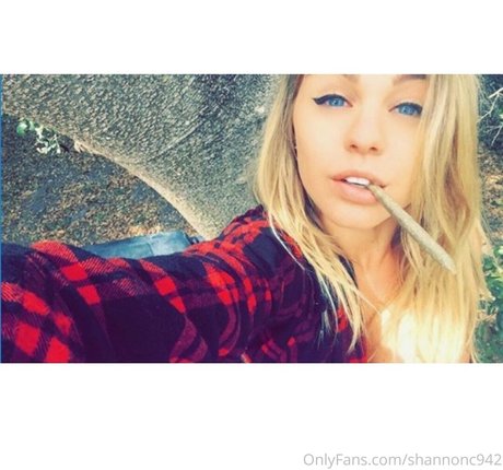 shannonc942 actrice érotique photo