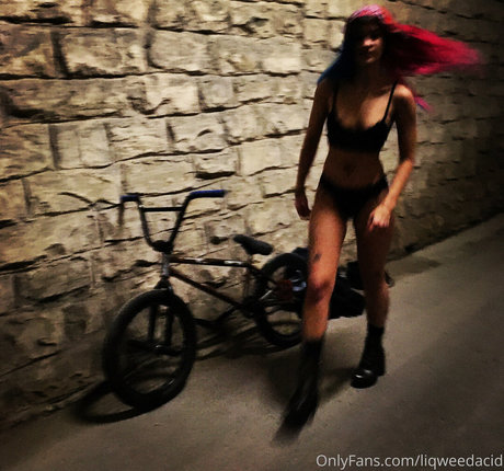 liqweedacid actrice de grande qualité photos