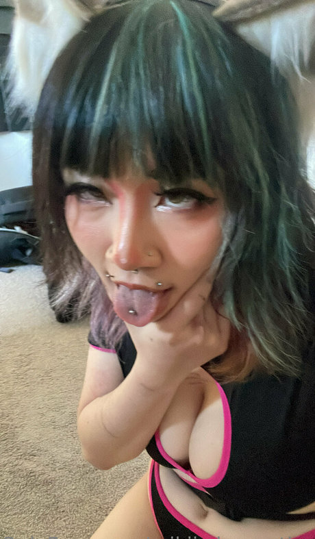 mikiisdamnation actrice adulte img