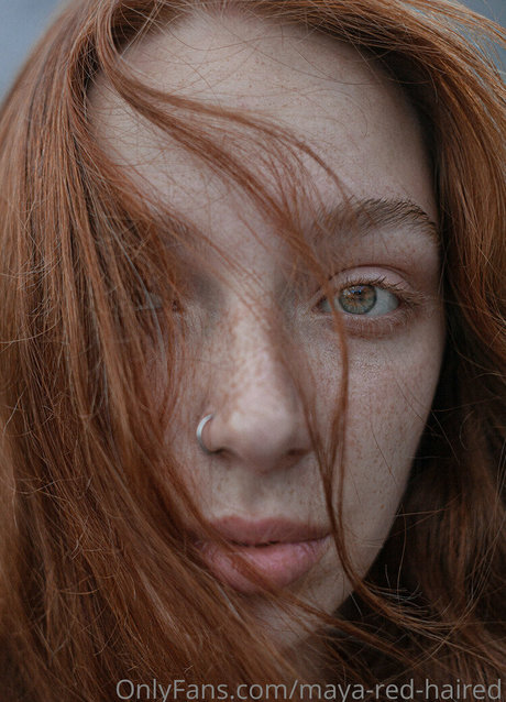 maya red haired belle actrice archive