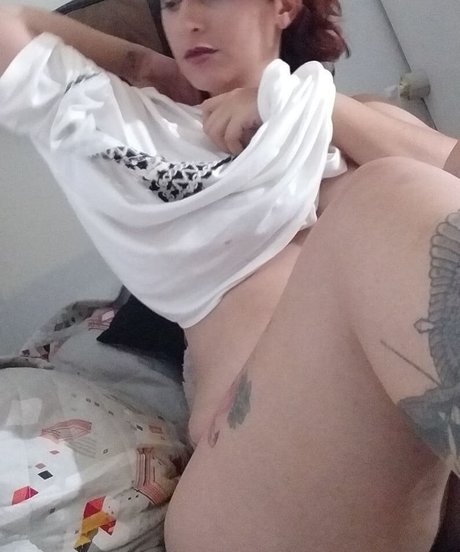 SassNessie star du porno érotique galeries