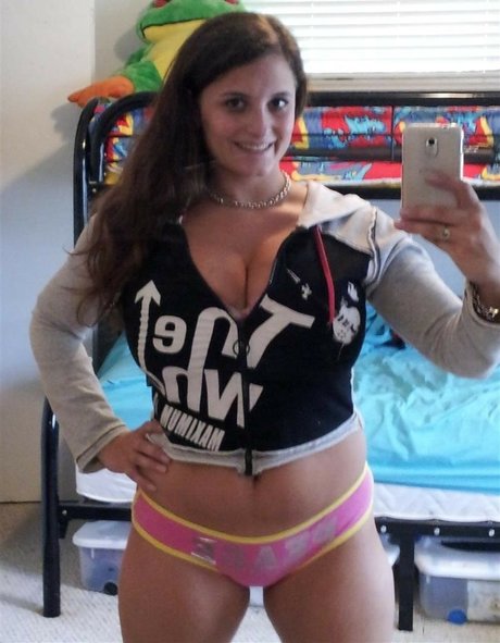 Avery Harwood étoile xxx archive