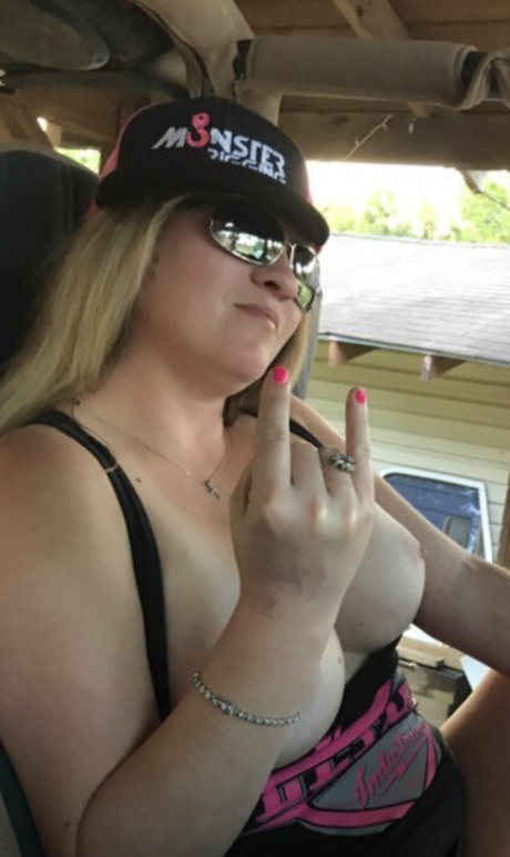 femboy à grosse bite onlyfans nu de haute qualité images