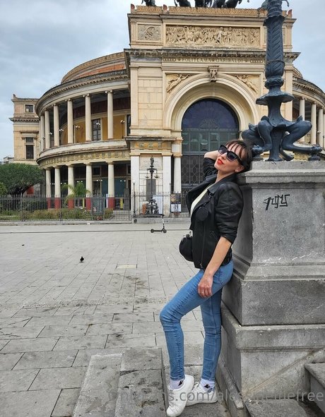 alessiaelfiefree haut étoile photo