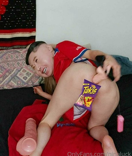 ninaluck étoile érotique photo