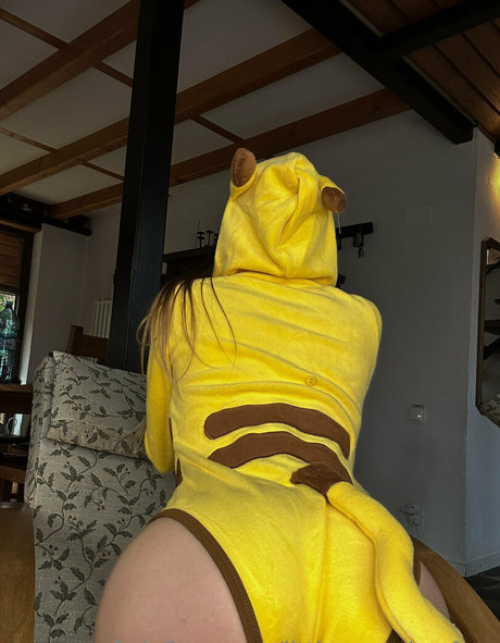 littlecupcakeefree étoile nue photo