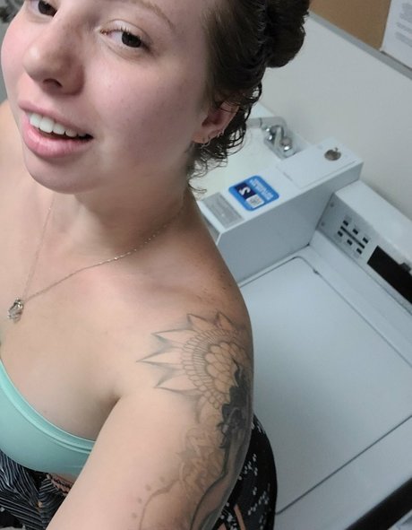 PiperMaePeach star du porno adulte galeries