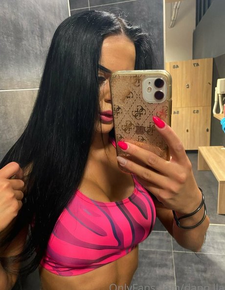 dann lla modèles nus images