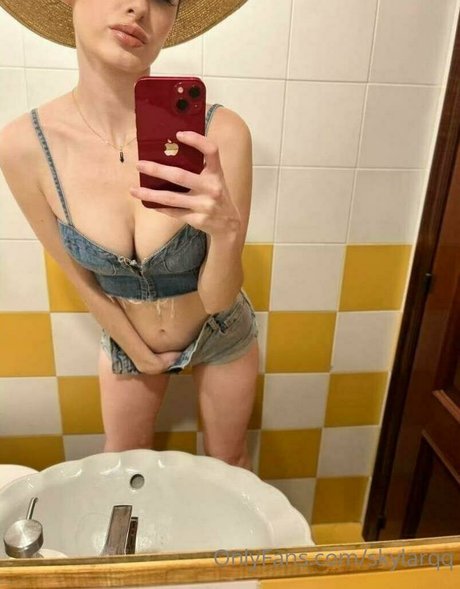 skylarqq modèle hd images