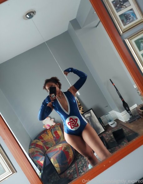 Slightly Expired star du porno belle des photos