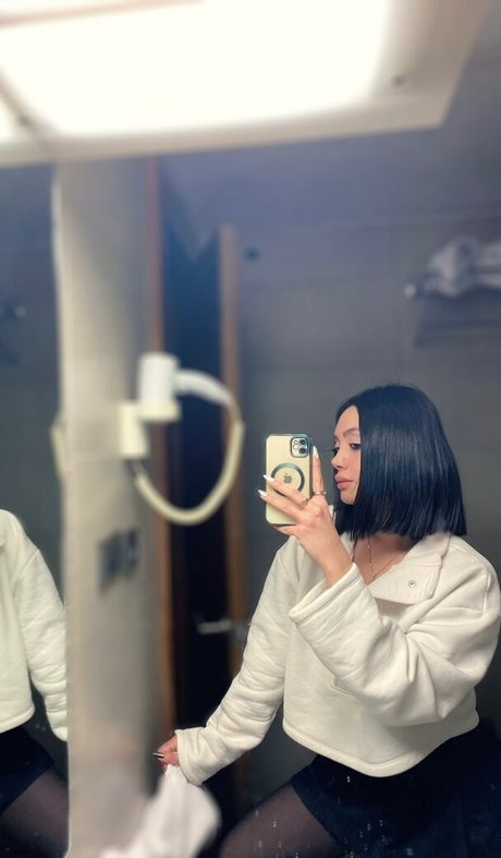 aysgencc star pornographique photo