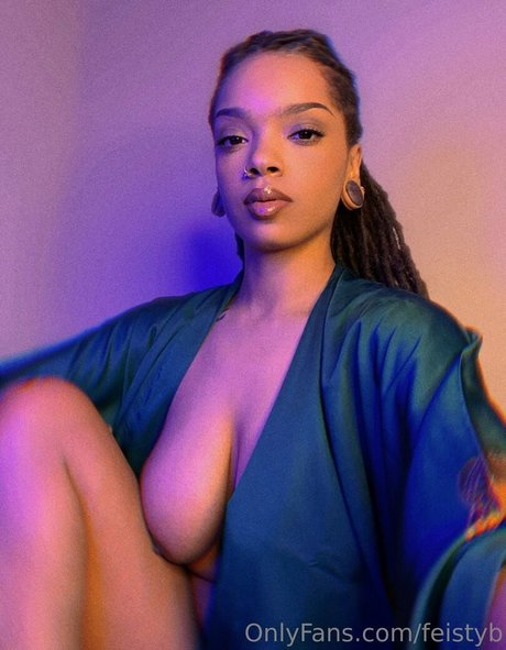 Feistybadazz modèle exclusif des photos