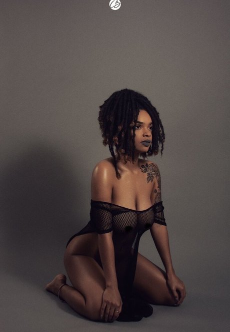 Feistybadazz modèle meilleur archive