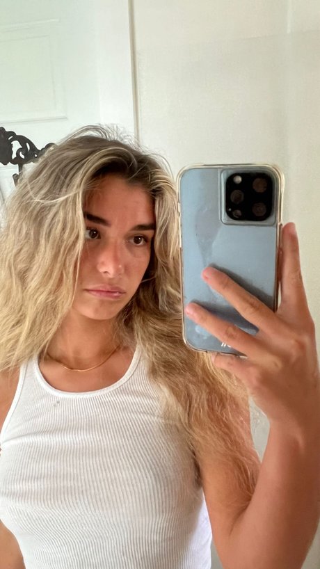 Hopie Schlenker haut modèle galerie