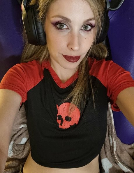 Chio Uyuni modèle sexy images