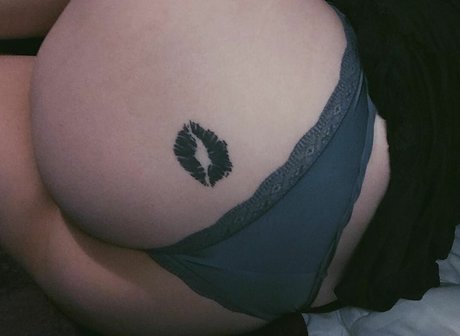 Emaliehall star du porno parfaite galeries