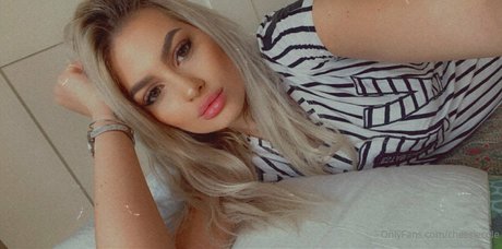 chessiecole star exclusive archive