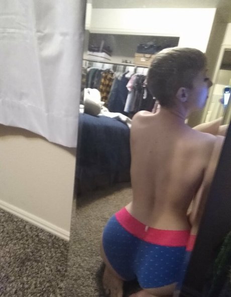 ikuyikuy modèle des photos