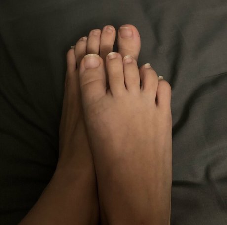 toesofmidna modèle sympa des photos