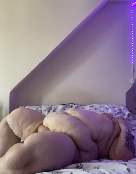 sweetaspeachesss star du porno hd images